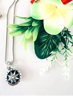 BRIGHTON ~ Silver Toned Snake-link 16” Necklace with Green Star Pendant